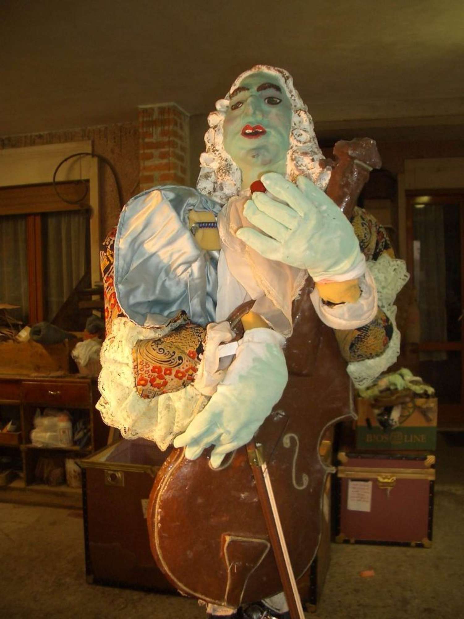 Personaggio 3 prima del restauro